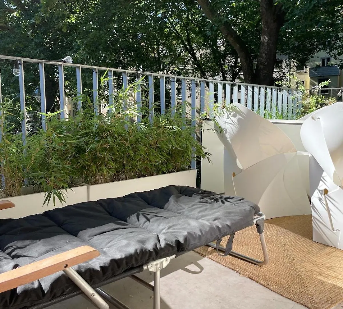 Design Apartment With River View Dusseldorf