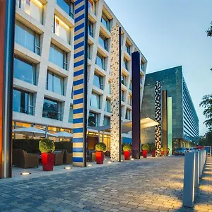 4* Hotel Radisson Blu Media Harbour Hotel,
